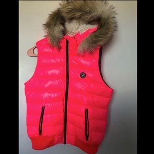 American Eagle puffer vest